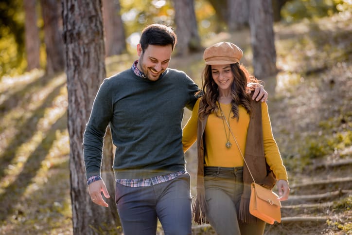 Is He Leading You On? A Guy Reveals The Signs He’s Not Really Interested