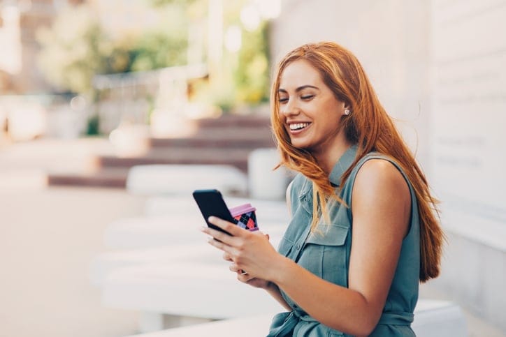 My Dating App Addiction Is Controlling My Life & I Don’t Know How To Quit