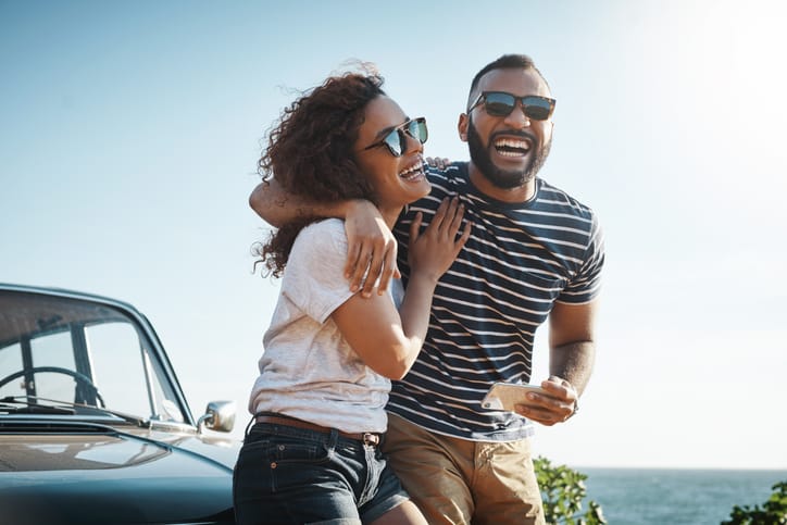 11 Ways Women With No Expectations Date Differently