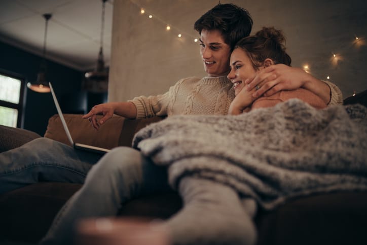 Why I Don’t Friend The Guys I Date On Social Media