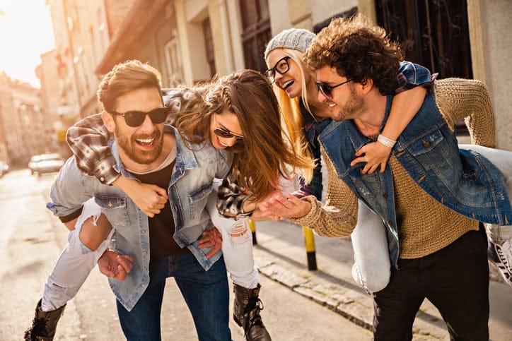How To Get Along With & Win Over Your Boyfriend’s Friends, According To A Guy
