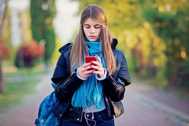 Dating App Users Are More Likely To Have Eating Disorders, Study Finds