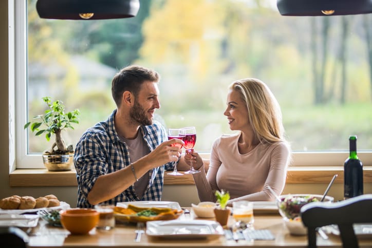 Confession: I Try To Date Losers So That I’m The Cool One In The Couple