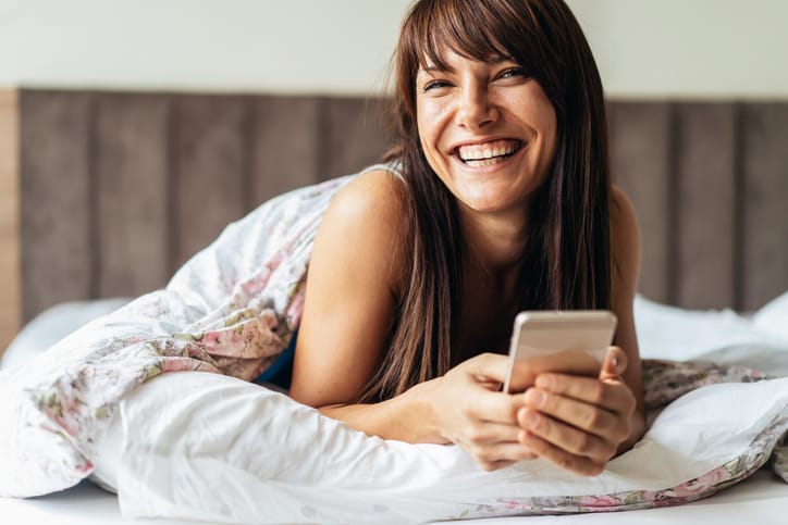 People Who Use Emojis Have More Sex & Go On More Dates, Study Claims