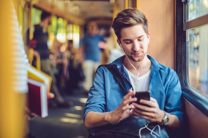 Why Do Guys Pull Away When Things Are Going Well?