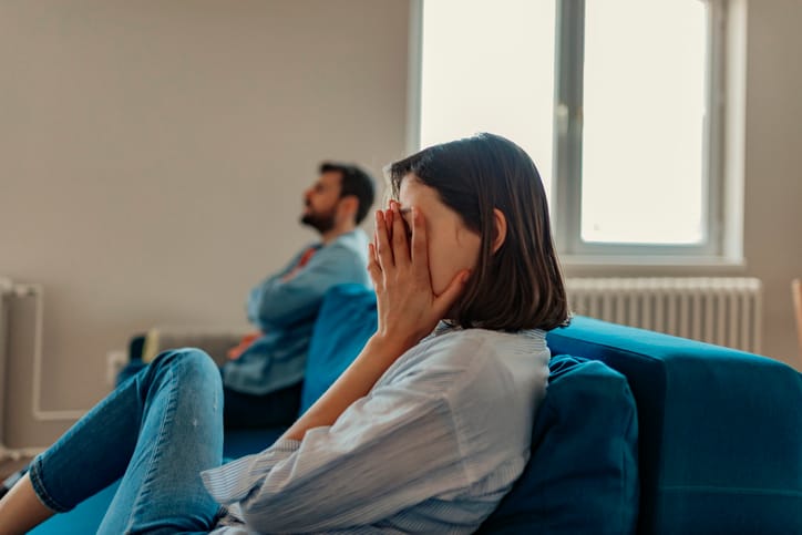 8 Reasons Your Boyfriend Doesn’t Trust You, According To A Guy