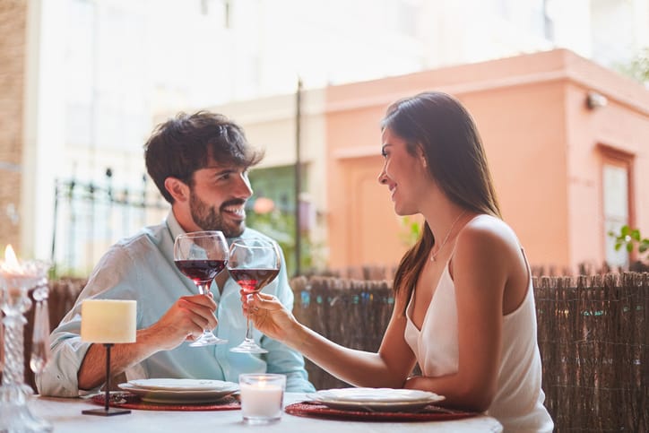 10 Ways Love Is Basically Just A Form Of Addiction