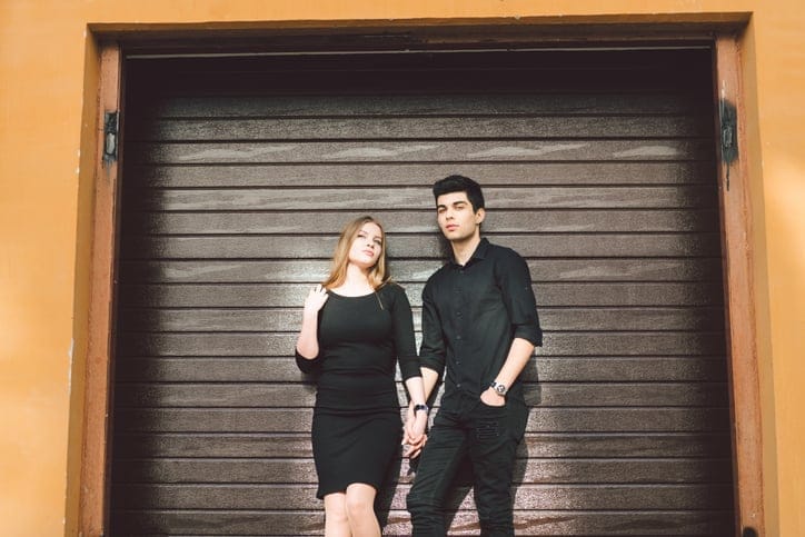 10 Lazy Flirting Behaviors That Just Don’t Cut It
