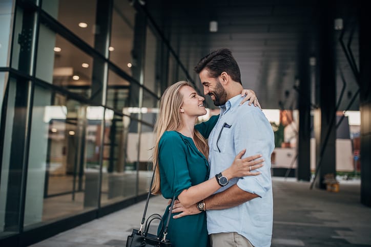 9 Alarming Signs You’re Dating A Narcissist