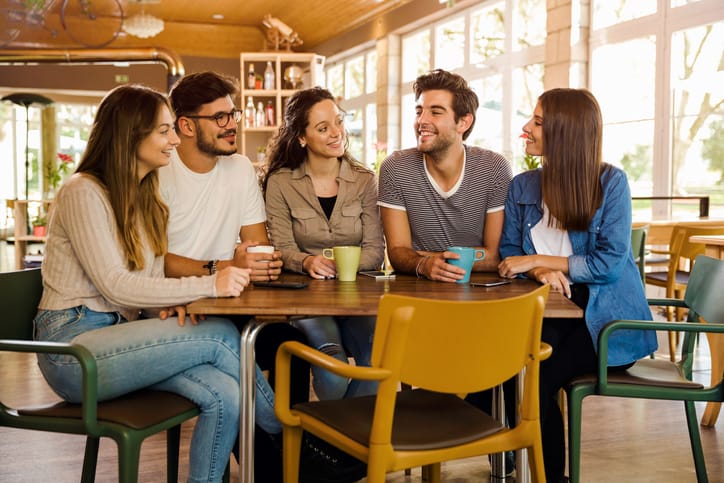 How To Stay “Just Friends” With The Guys In Your Life