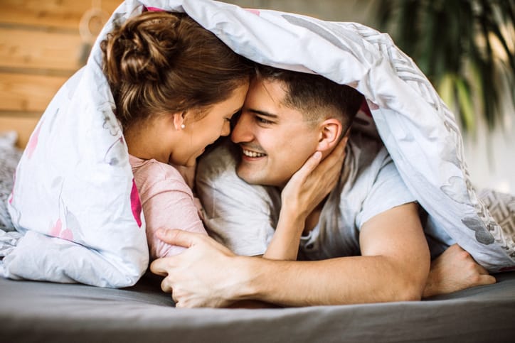 How Do You Know You’re In Love? 9 Feelings You’ll Experience When It’s Real