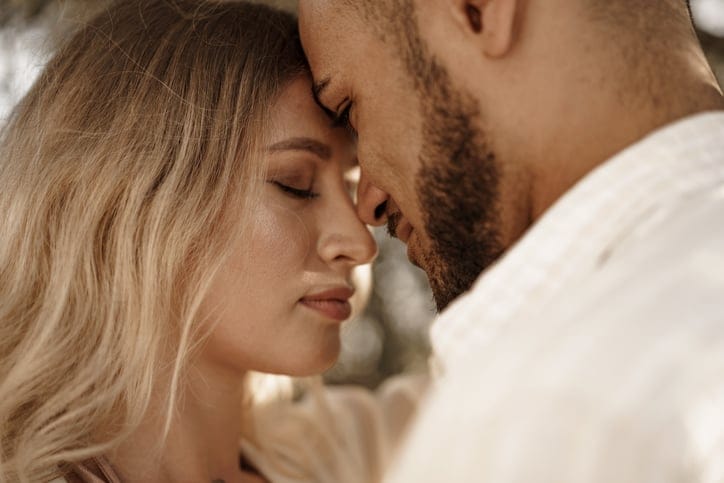 How To Deal With Relationship Anxiety And Live In The Moment