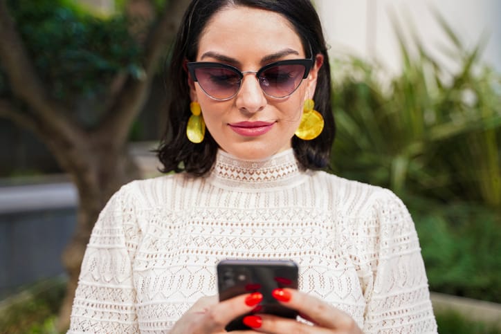 Why Isn’t He Answering My Texts? 8 Possible Reasons You Haven’t Heard From Him