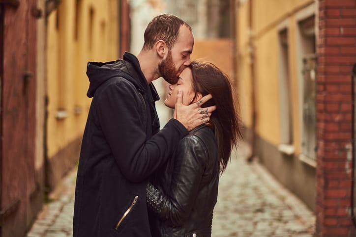 How To Date Someone With Trust Issues And Help Them Feel At Ease