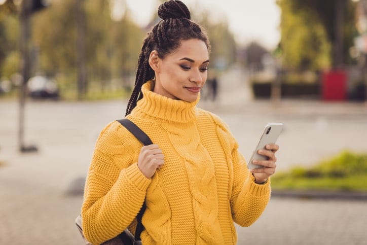 What Not To Text A Guy: 8 Messages You Should Never Send Him