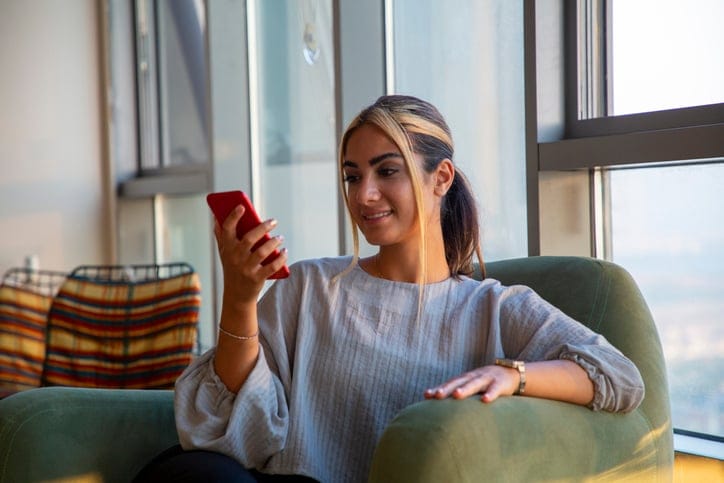 How To Respond To A Text From Your Ex (If You Respond At All)