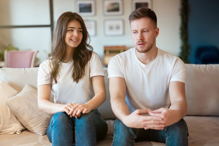 16 Things Widely Considered To Be Red Flags In A Relationship That Are Totally Normal