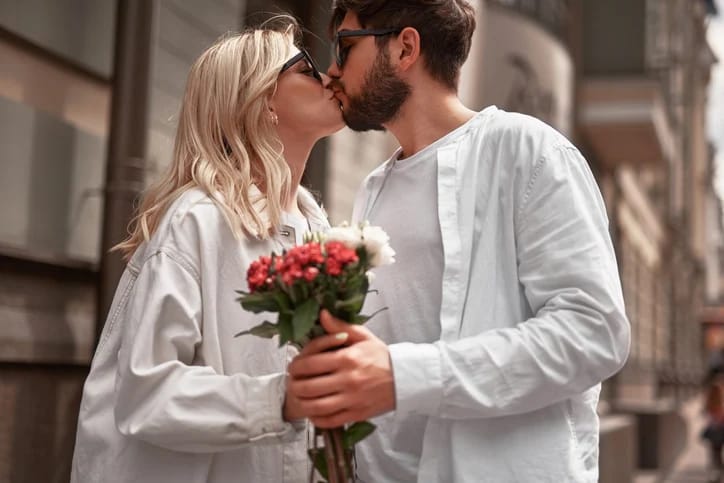 20 Short Love Quotes That Will Make Every Hopeless Romantic Smile