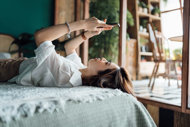 Signs You’re A Nostalgia Junkie And Need To Learn To Live In The Present