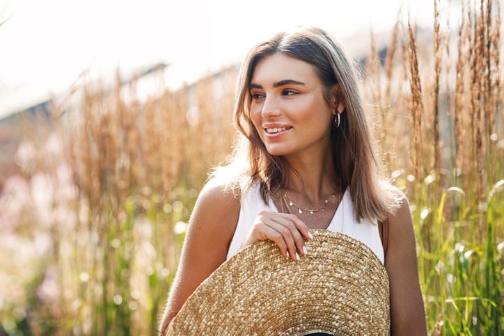 How To Be More Feminine: 32 Tips For Becoming More Ladylike