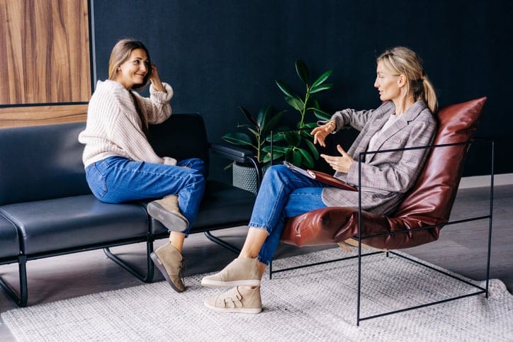 How To Talk To People — 19 Vital Tips For Poor Communicators