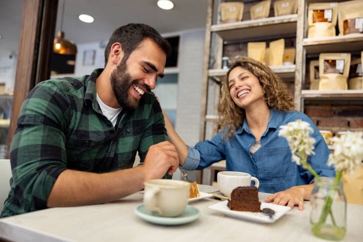 10 Things Pretentious People Do That Are Actually Pretty Funny