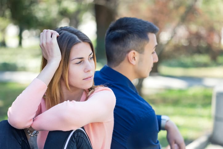 16 Warning Signs Someone You Know Is A Narcissist