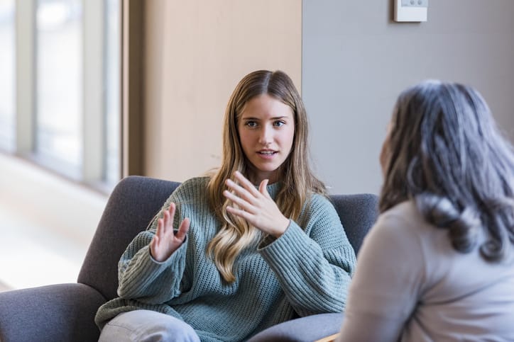 11 Things Self-Absorbed People Do That Irritate Everyone Around Them