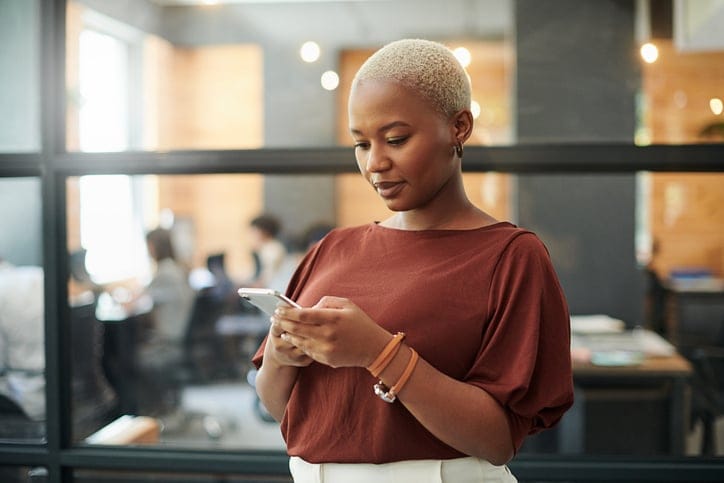 People Who Never Post Photos Or Updates About Themselves On Social Media Usually Share These Traits, According to Psychology