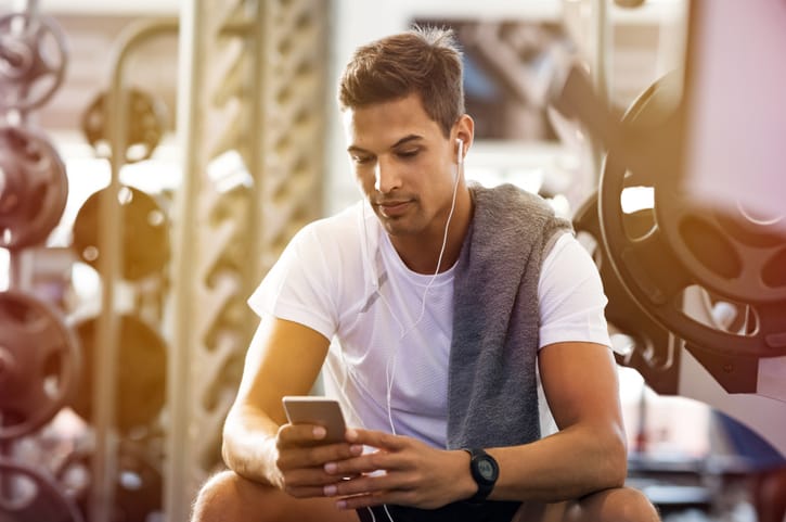 Why Are Guys So “Bad At Texting”? What’s Really Going On?
