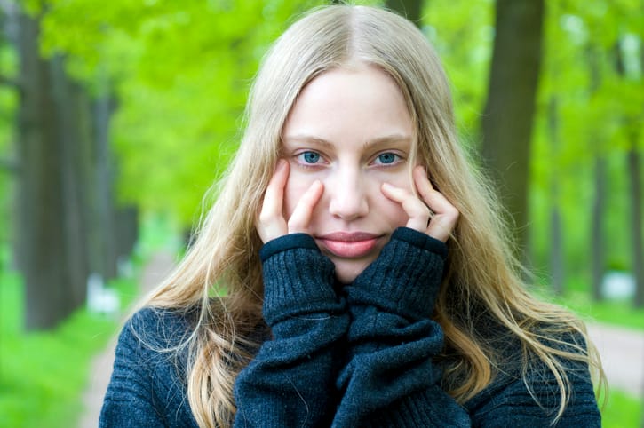 The Awkward Realities Of Women Who Suck At Flirting