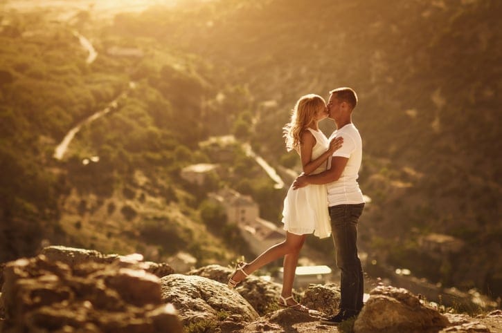 I’m A Hopeless Romantic But That Doesn’t Mean I’m Naive Or An Idiot