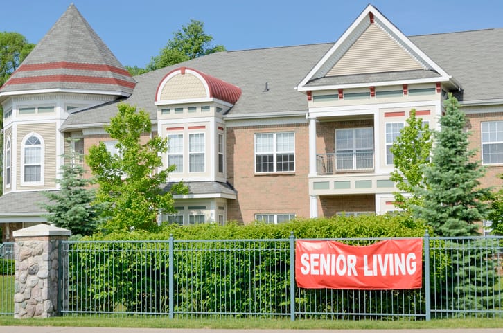 Teenager Realizes She Accidentally Moved Into A Retirement Community After Renting Apartment Online