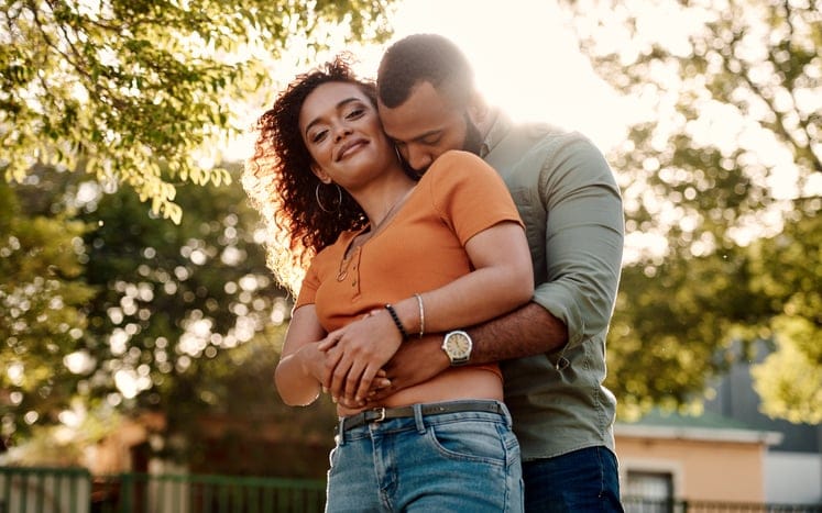 17 Signs He’s An Insecure Guy And How To Deal