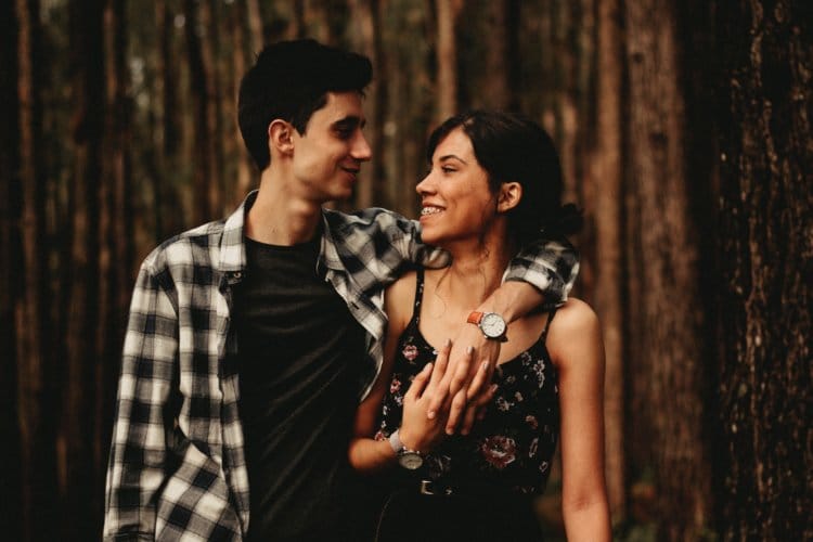 Why You Should Act Like You’re Single Even When You’re In A Relationship