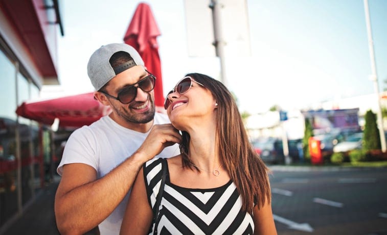 10 Signs He Has Another Girlfriend (And Why I Don’t Care)
