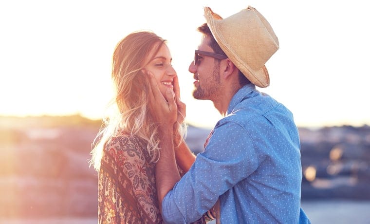 14 Things A Guy Should Give You Even If He’s Not Your Official Boyfriend
