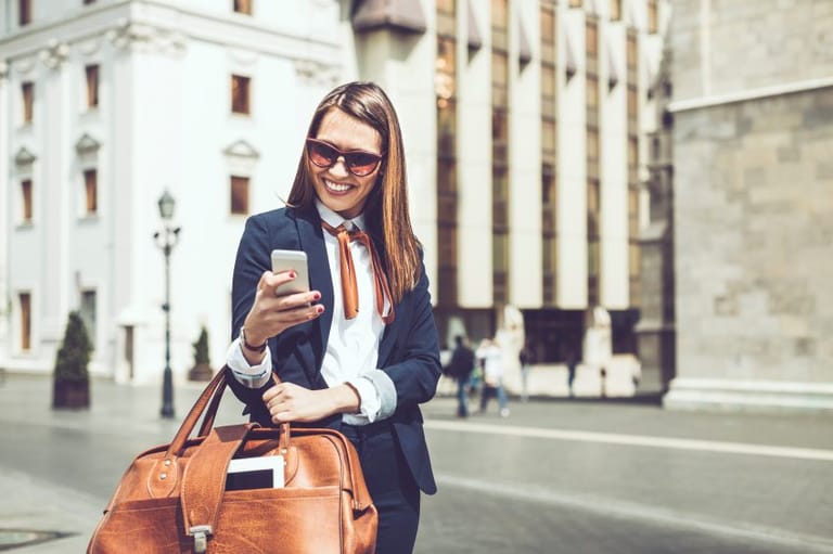12 Desperate Moves To Avoid Making In The Dating World