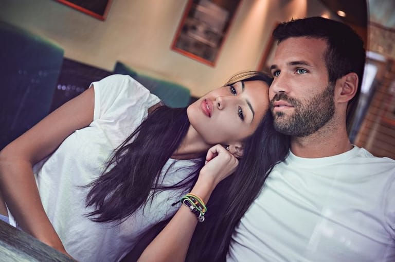 6 Signs Your Relationship Is Moving Way Too Fast