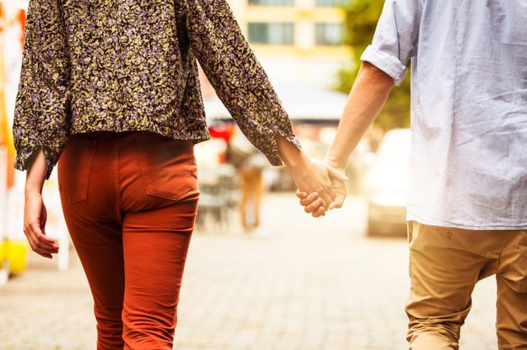 8 Relationship Trends That Are Obnoxious AF & Need To Die