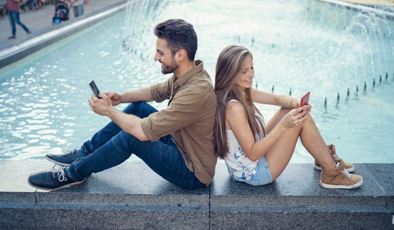 I’ve Never Looked Through My Partner’s Phone & I Never Will