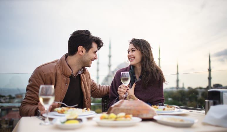 “Foodie Calls” Are Becoming A Big Problem In Dating—Are You Guilty?