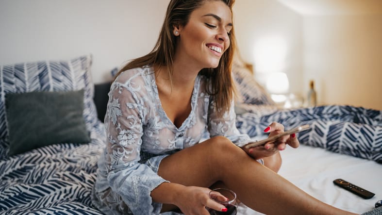 Dating Apps Are Testing My Belief In Love But I’m Still A Hopeless Romantic