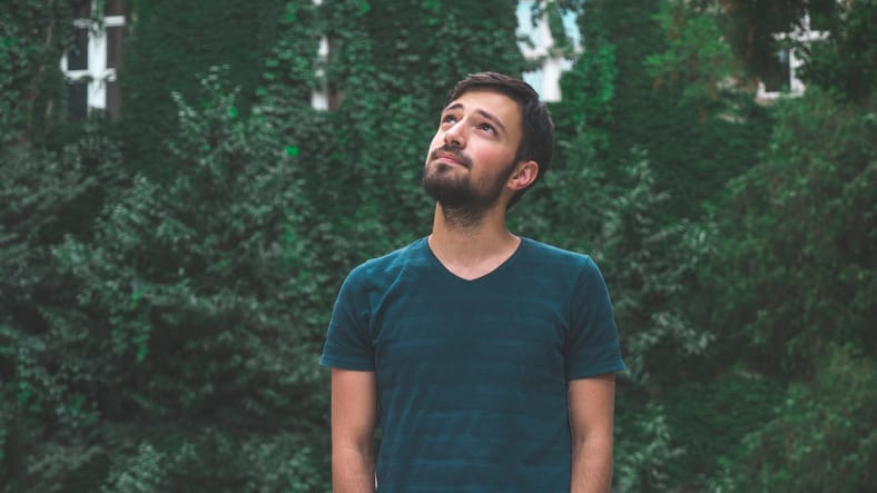 A Guy Shares 8 Signs He’s Getting Bored With Your Relationship And What To Do About It
