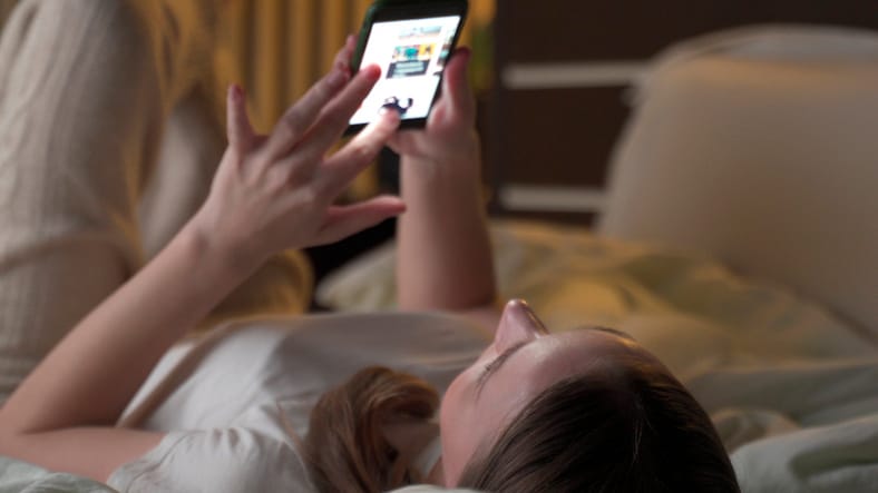 Social Media Scrambles Your Brain To Make You Buy Stuff You Don’t Need