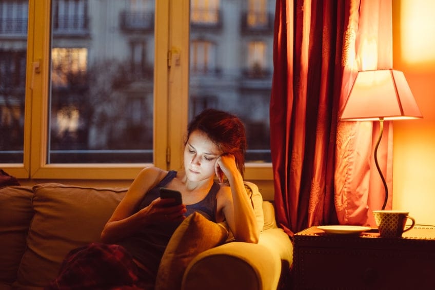 If You’re Doing These Things, You’re Coming Off As Desperate