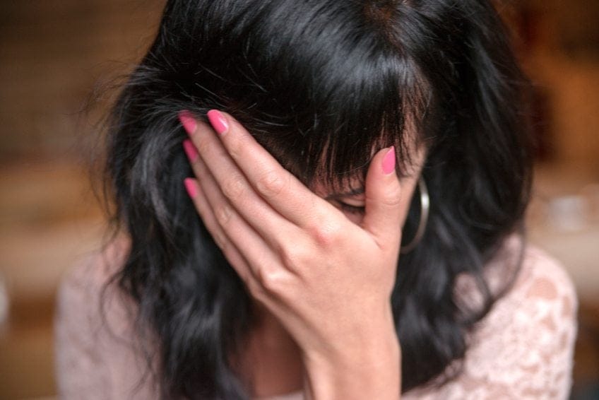 5 Self-Defeating Thoughts You Have When You’re Single — How to Silence Them