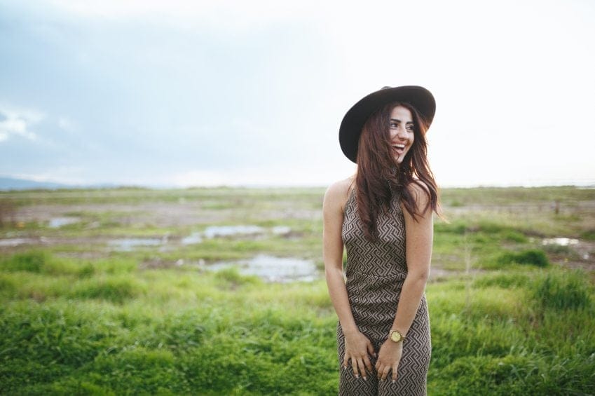 4 Amazing Things That Happen When You Stop TRYING to Find Love and Just — Let — Go
