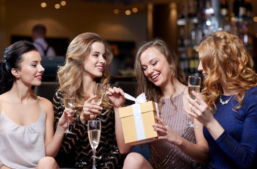 8 Thoughts You Have At A Lame Bachelorette Party
