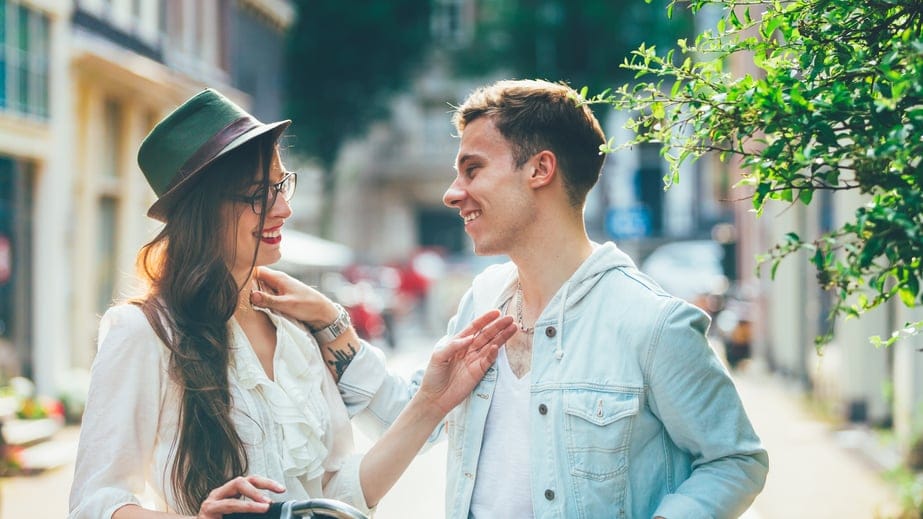 19 Signs He’s Using You To Get Over His Ex